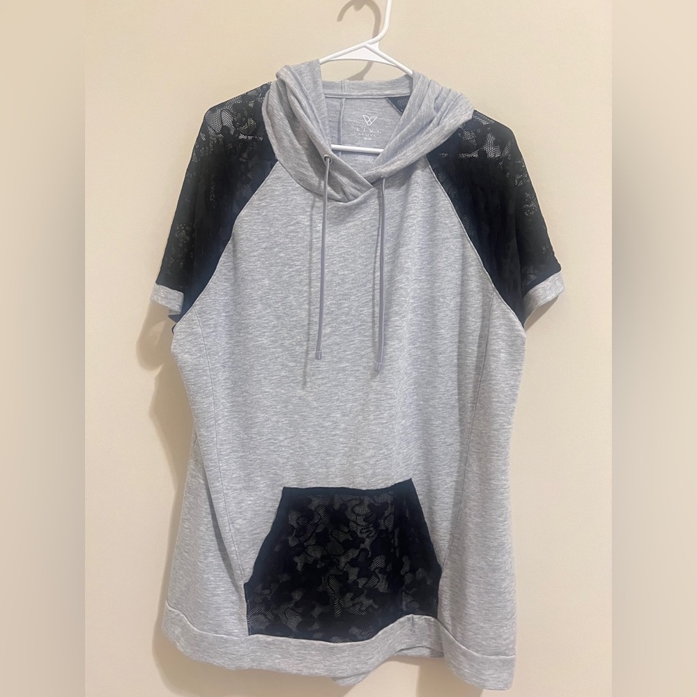 Livi Active Gray and Black Short Sleeve Hoodie